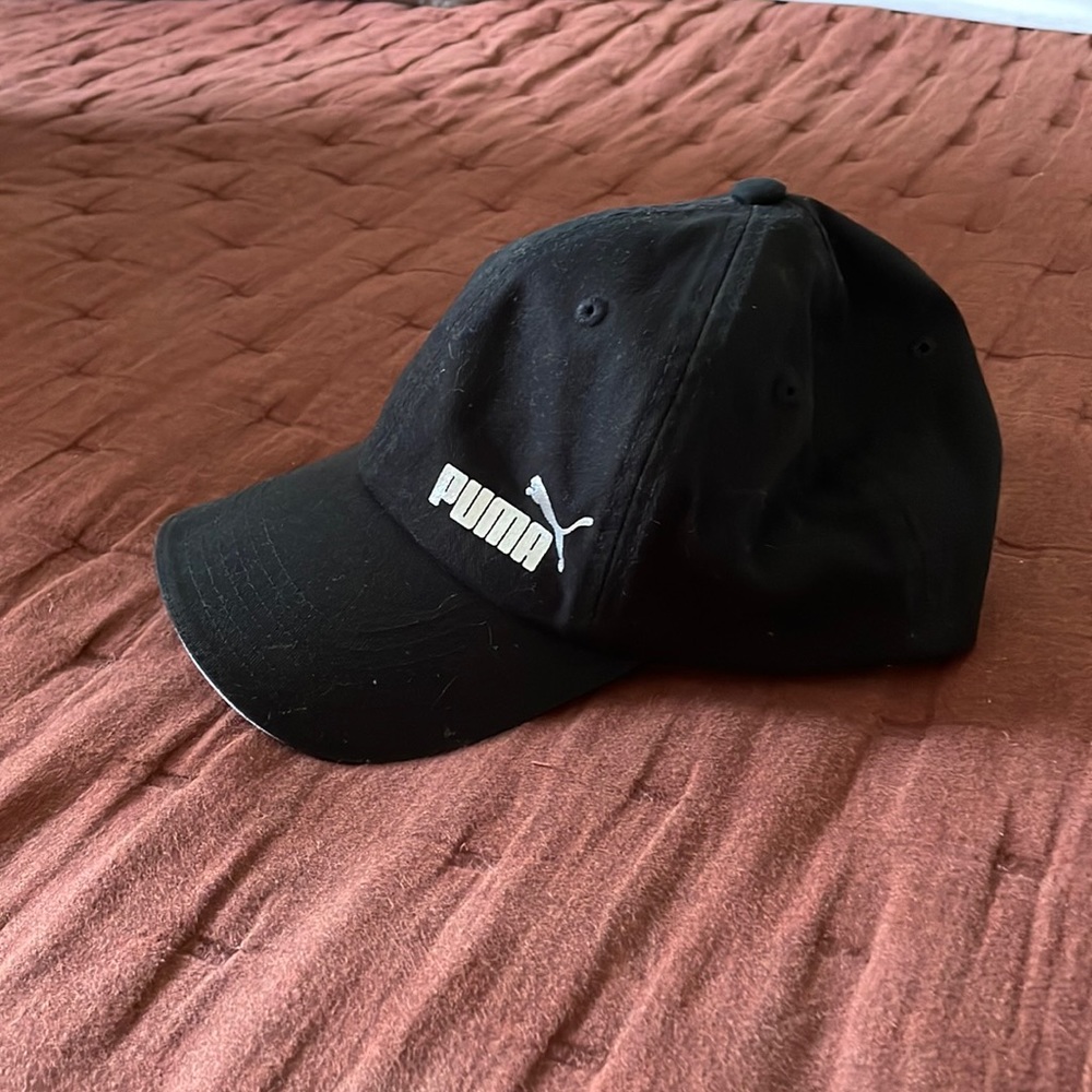 Women’s puma hat, never worn